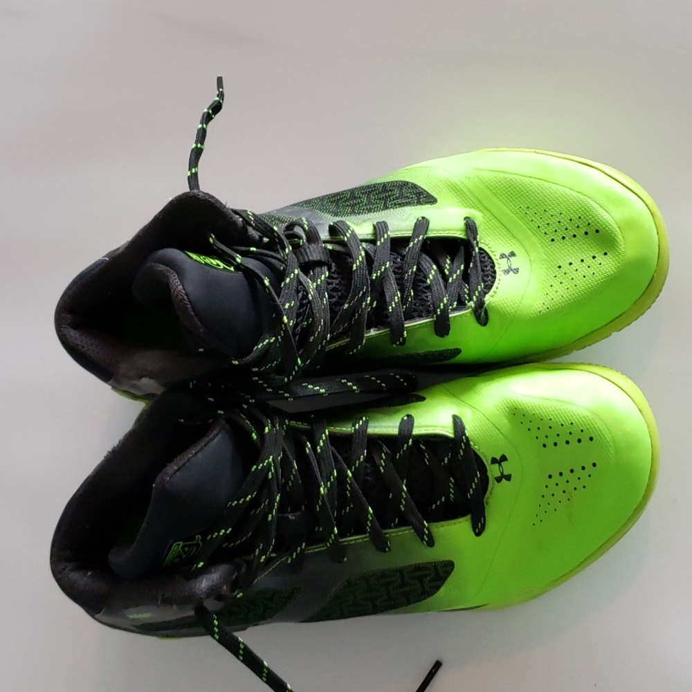 Under Armour Clutchfit E24 Basketball Shoes